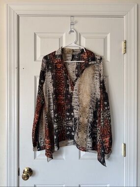 Ariella Snake Print Neutrals V neck Blouse Size L